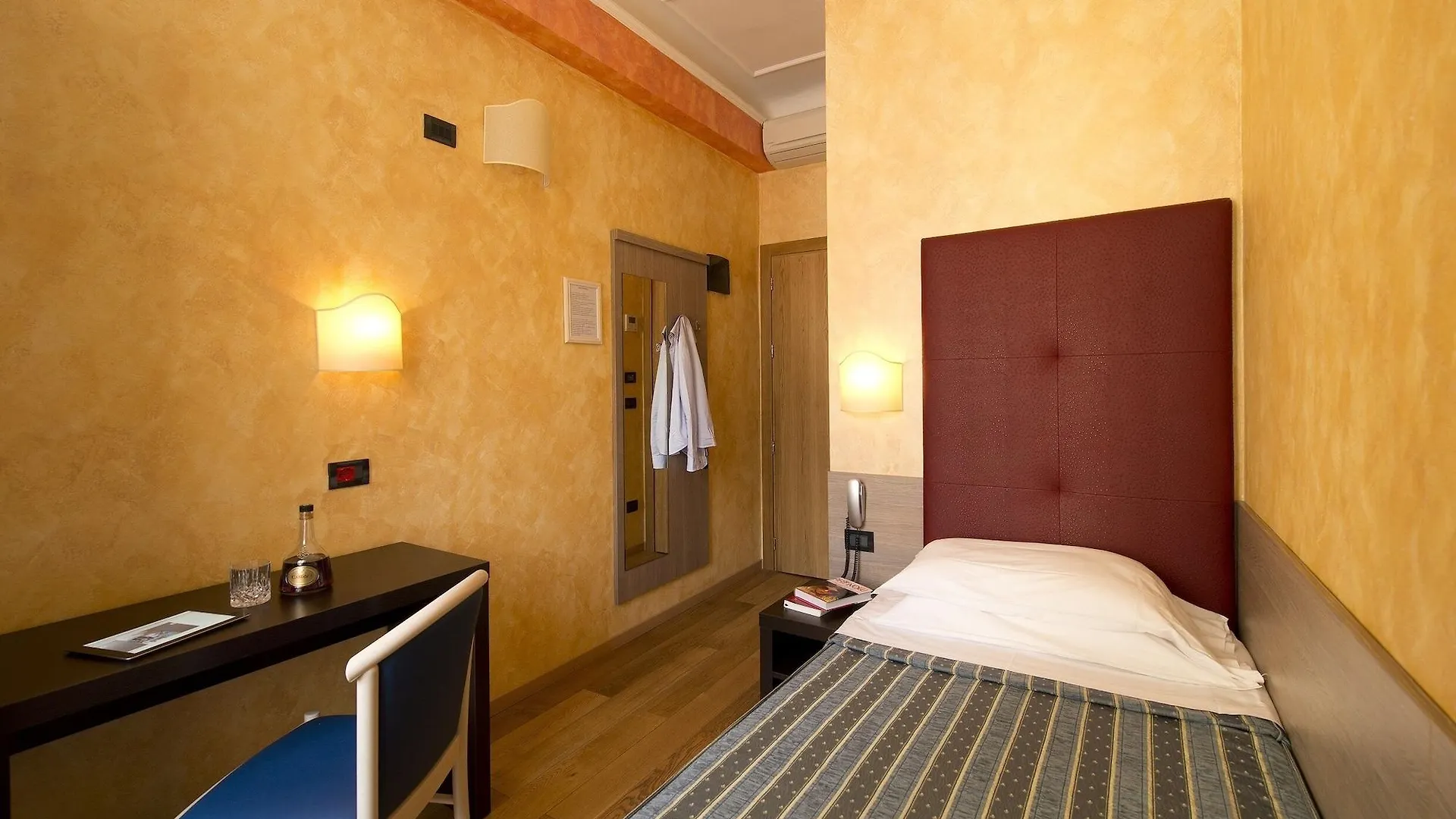 Hotel Panizza Милан